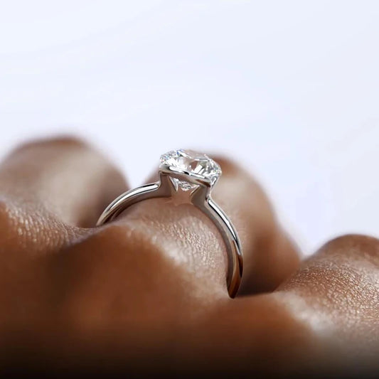 Bague Solitaire en Moissanite – Éclat Pur de l’Amour